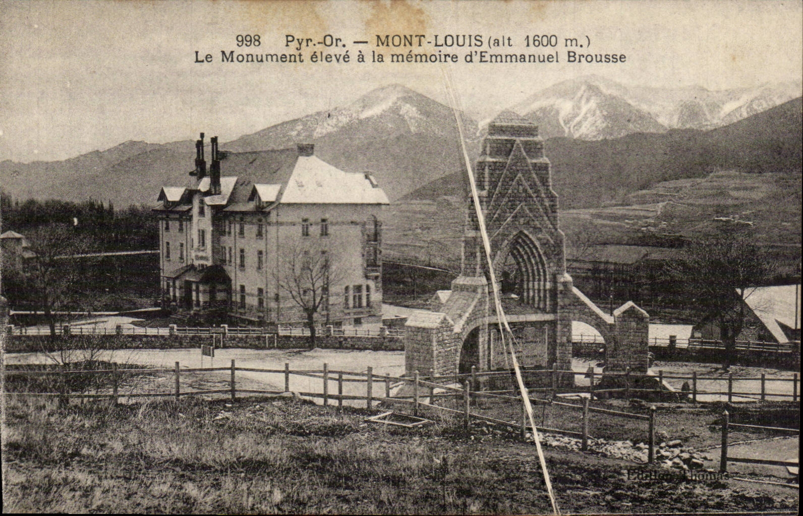 CPA Louis Mount the monument raised with the memory of Emmanuel Bush