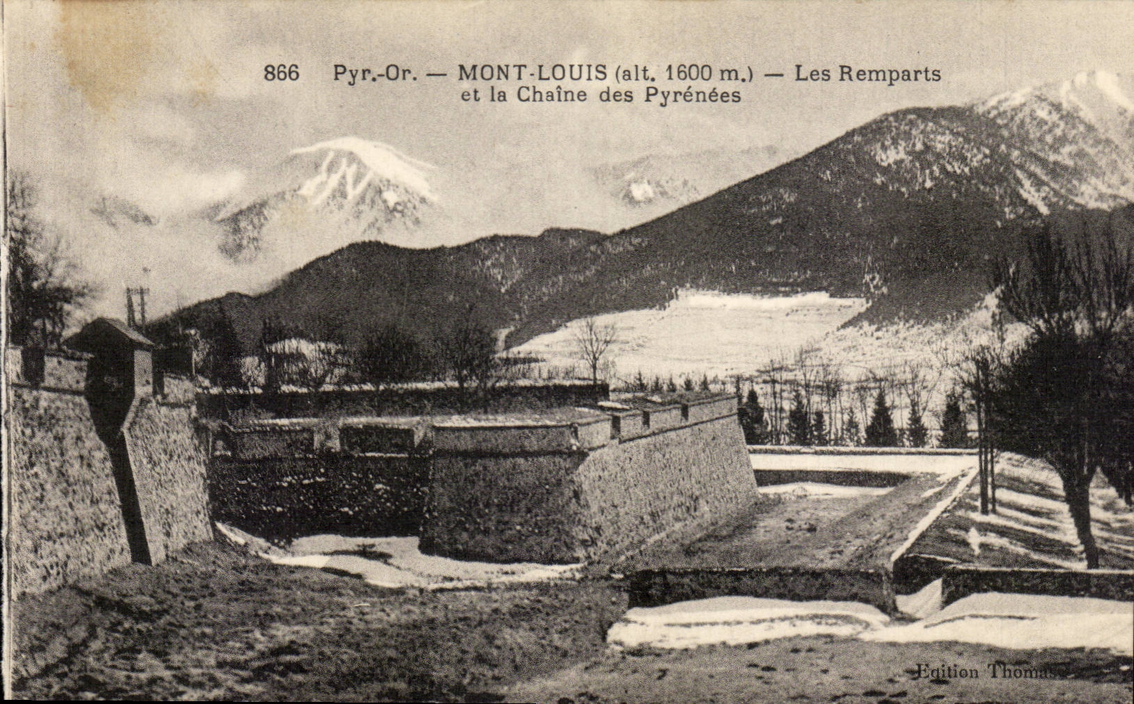 CPA Louis Mount walls and the chain of the Pyrenees