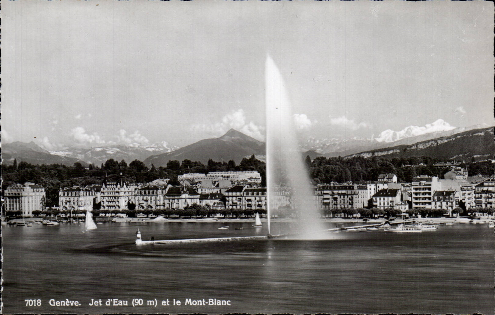Swiss CPSM Geneva Jet of water and Mont Blanc
