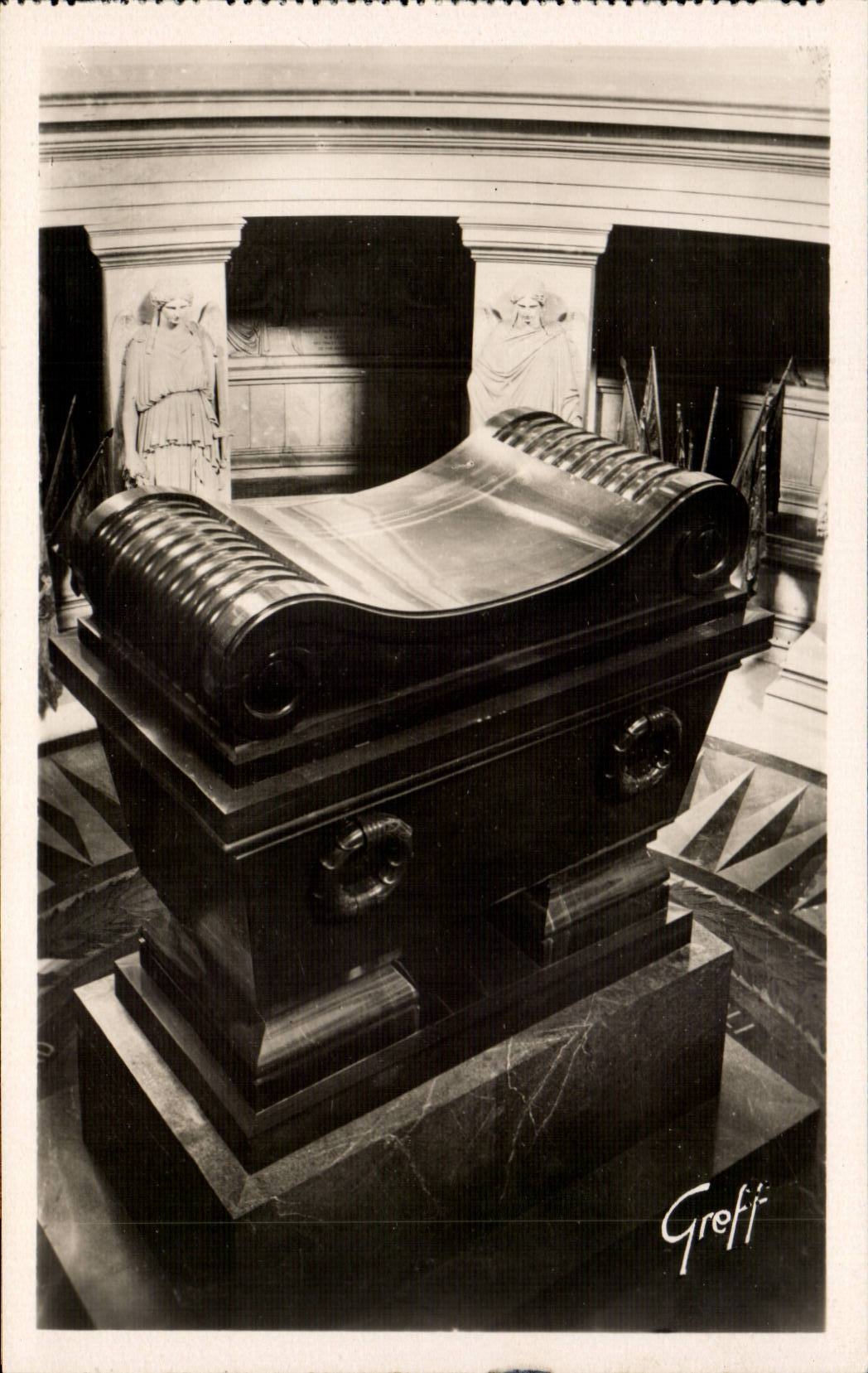 CPA Paris Church St Louis of Invalides the Tomb of Napoleon