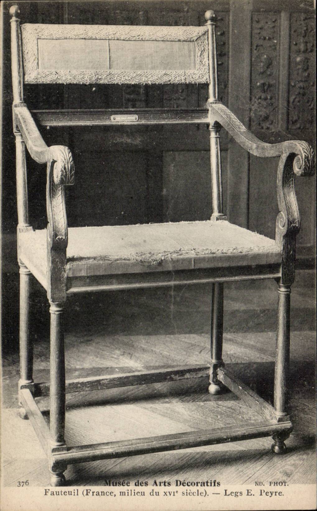 Paris CPA Musee des Arts decoratifs Fauteuil Legs E PEyre