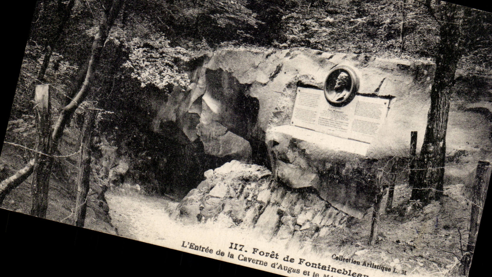 CPA Drill of Fontainebleau Entering of the cave of Augas and the medallion Paul Merwart