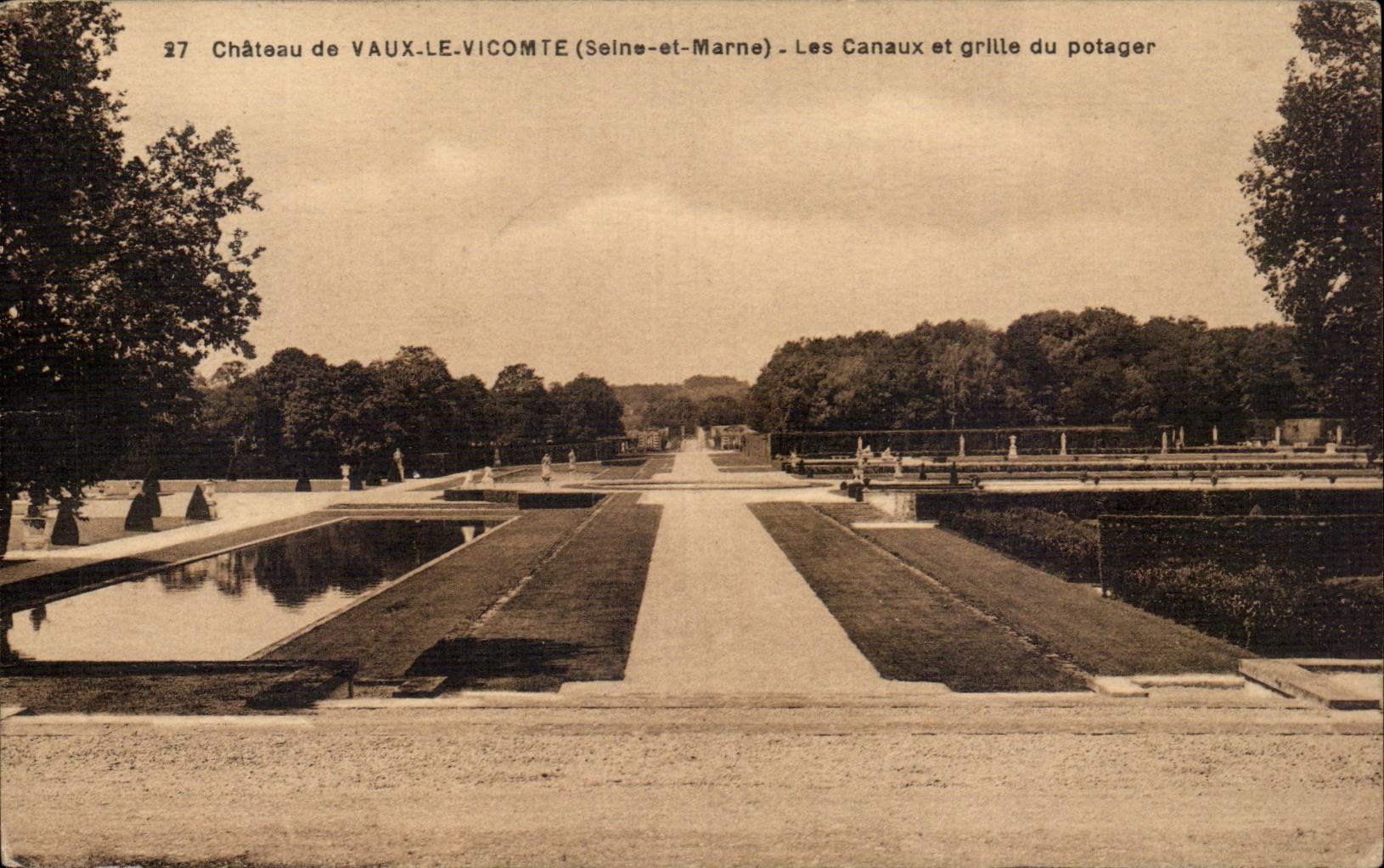 CPA Castle of Be worth the Viscount the canals and roasts kitchen garden