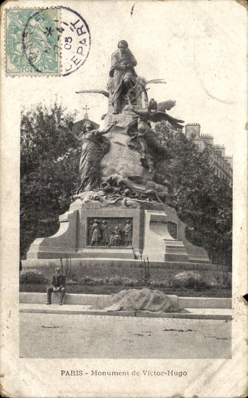 Paris - 4 - Monument de Victor Hugo CPA 