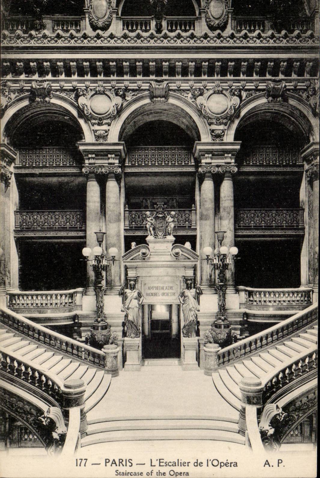 Paris - 9 - L'Escalier de l'Opera CPA 