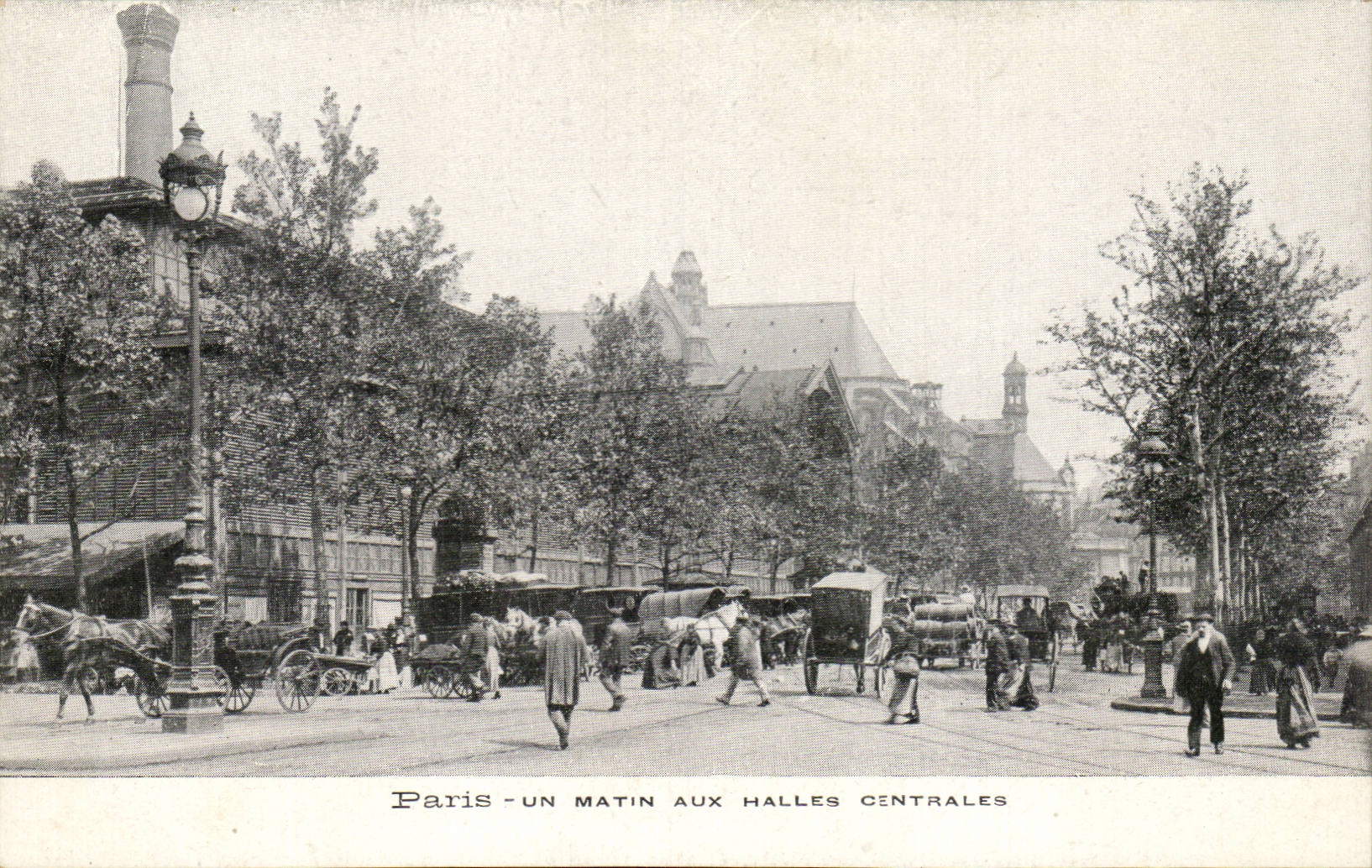 Paris - Un Matin aux Halles Centrales - CPA 