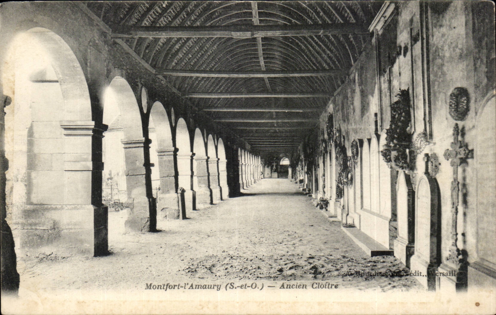 Montfort Amaury - Old Cloister - CPA