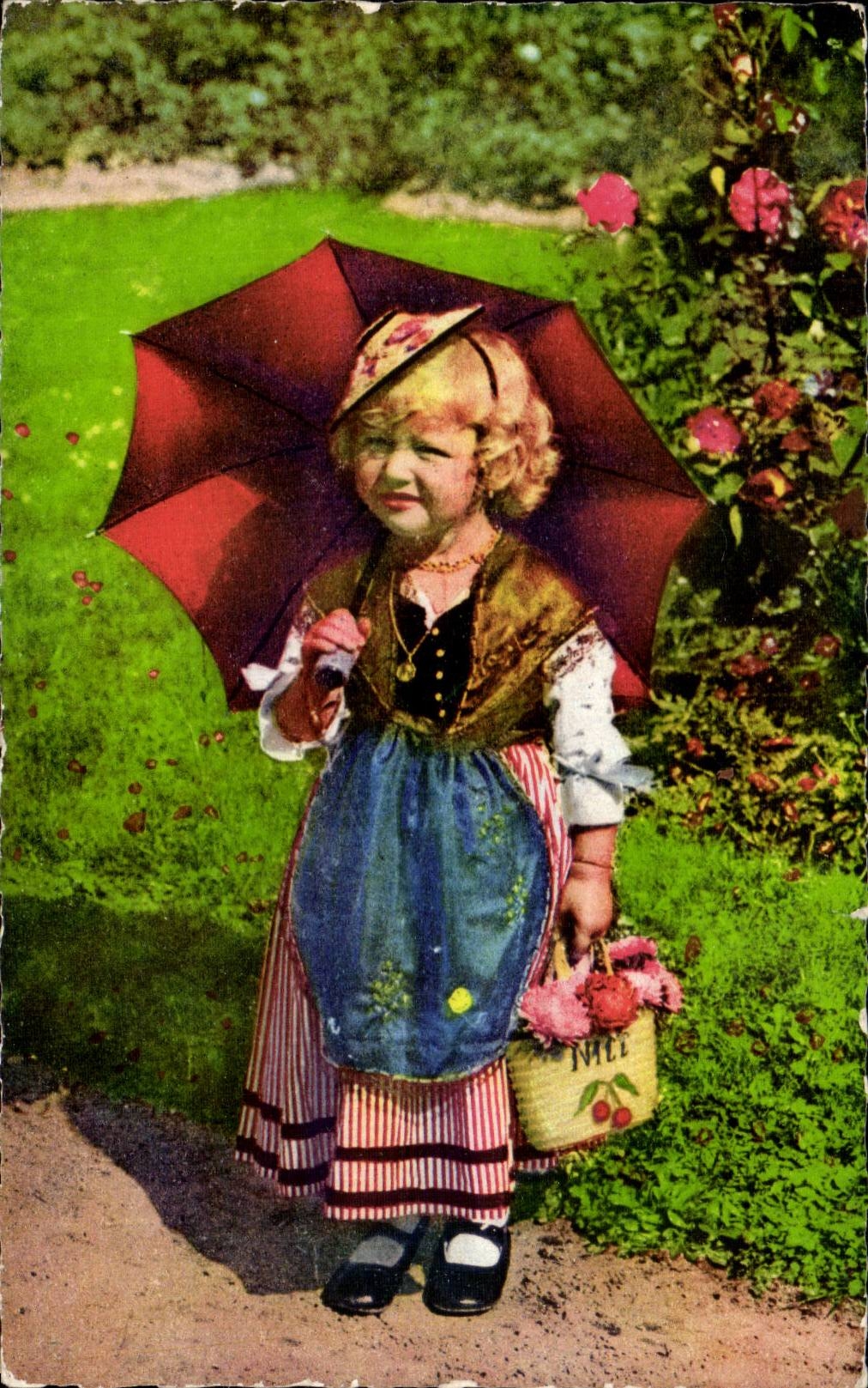 Fantasy - Children - Squinting girl with parasol - CPA