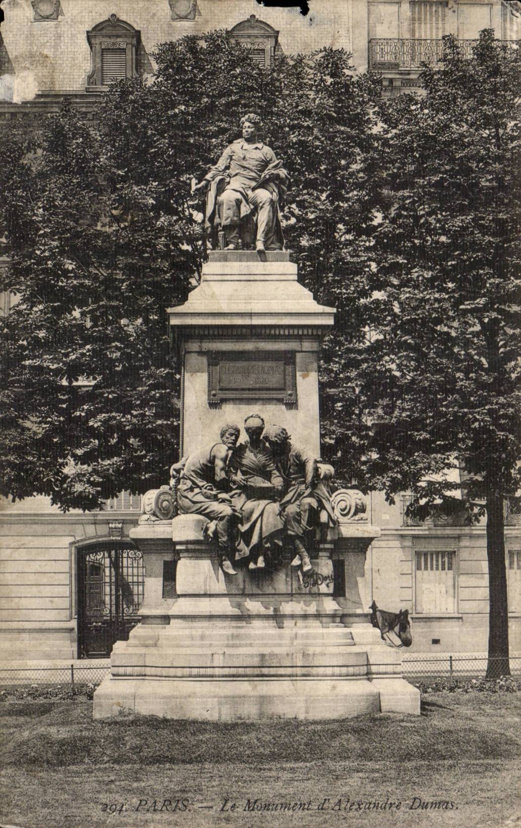 Paris - Monument d'Alexandre Dumas - CPA