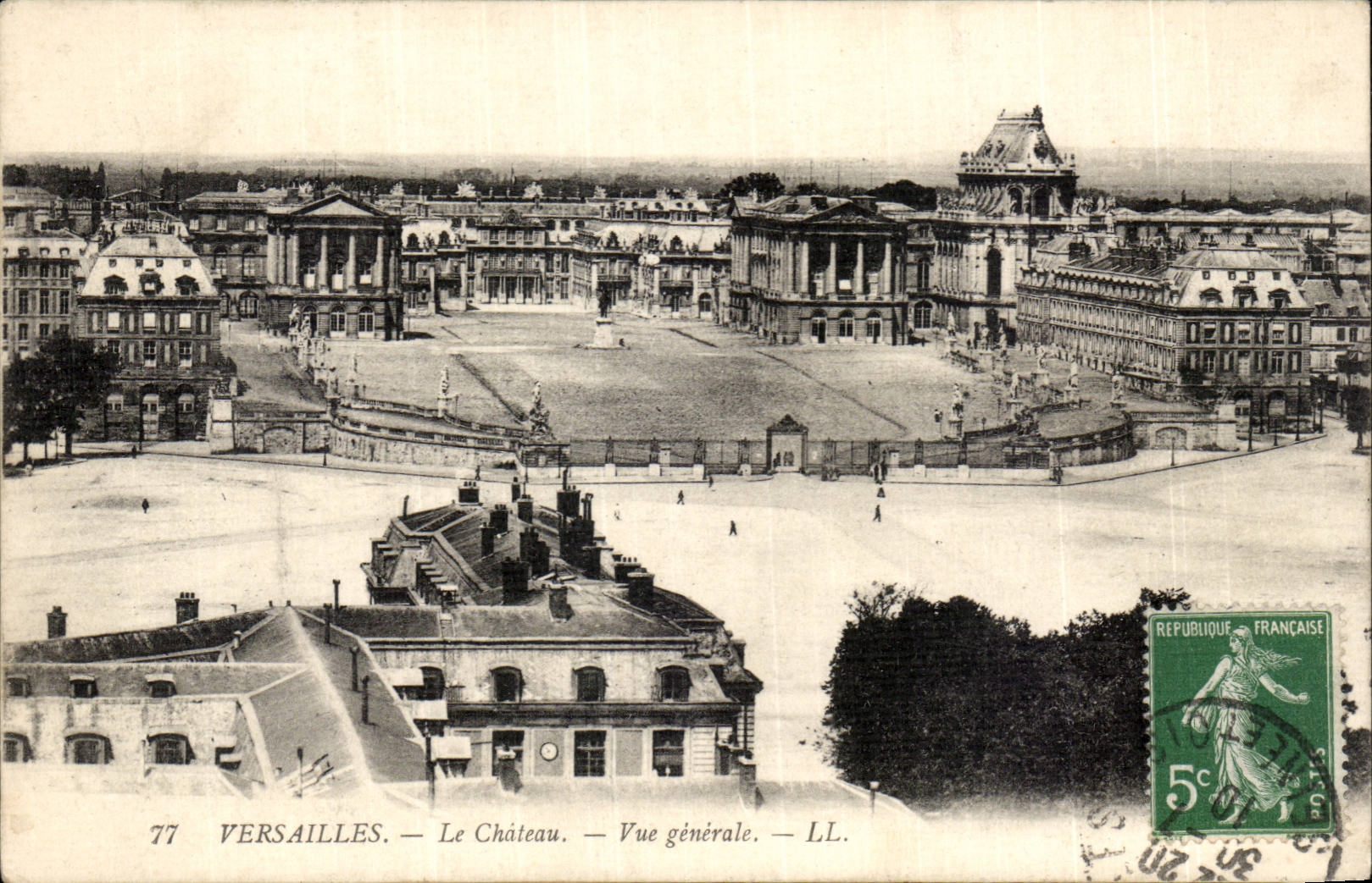 Versailles - View the castle - CPA