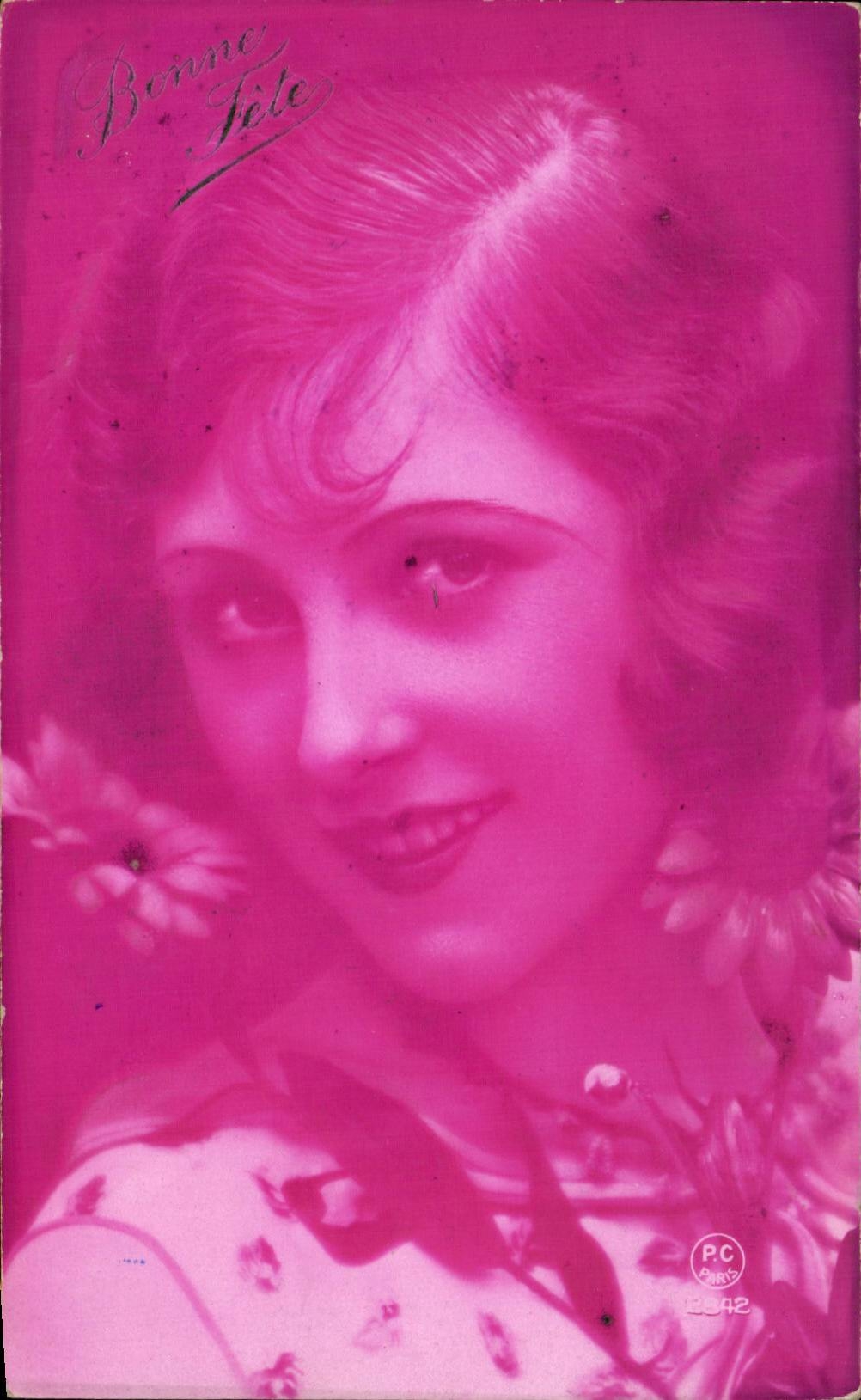 Fantasy - Woman - Good Festival Woman with purple held CPA