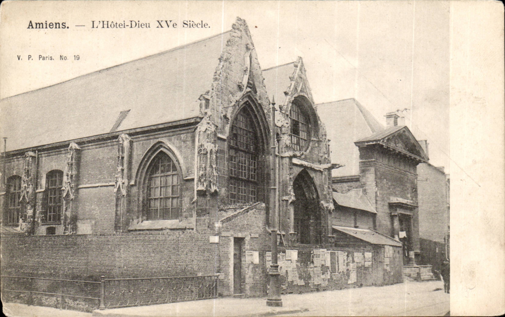 Amiens - the Hotel God CPA