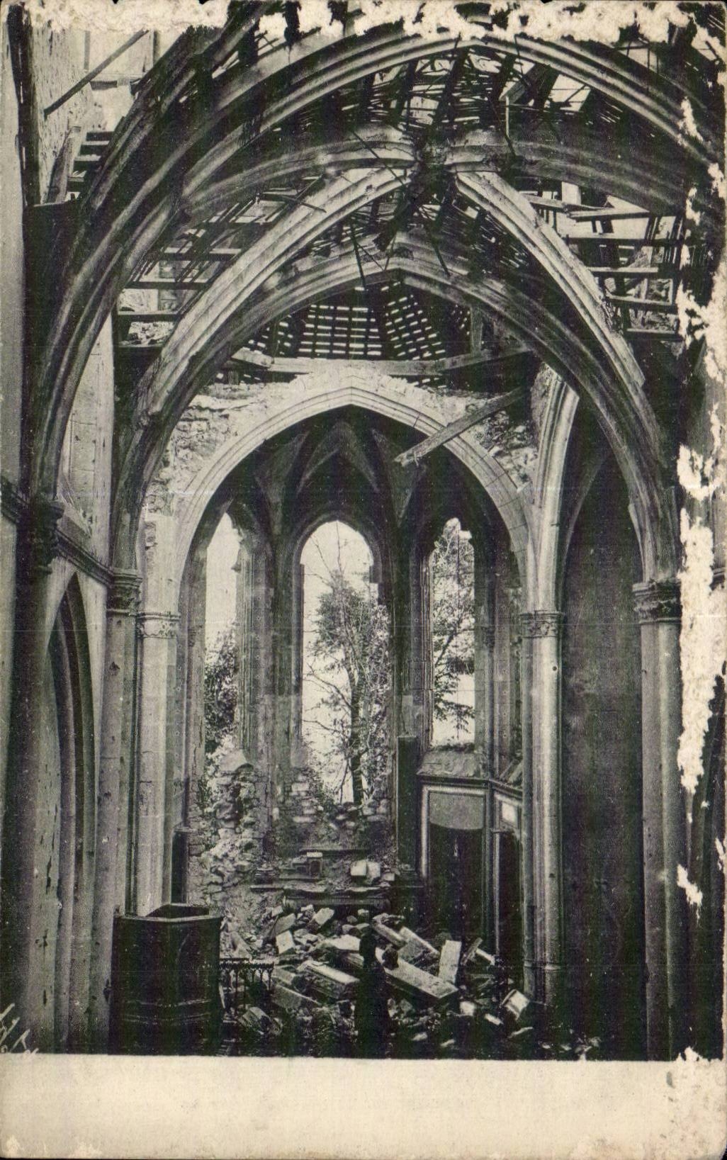 Militaria - Church in Ruins after bombardment - CPA