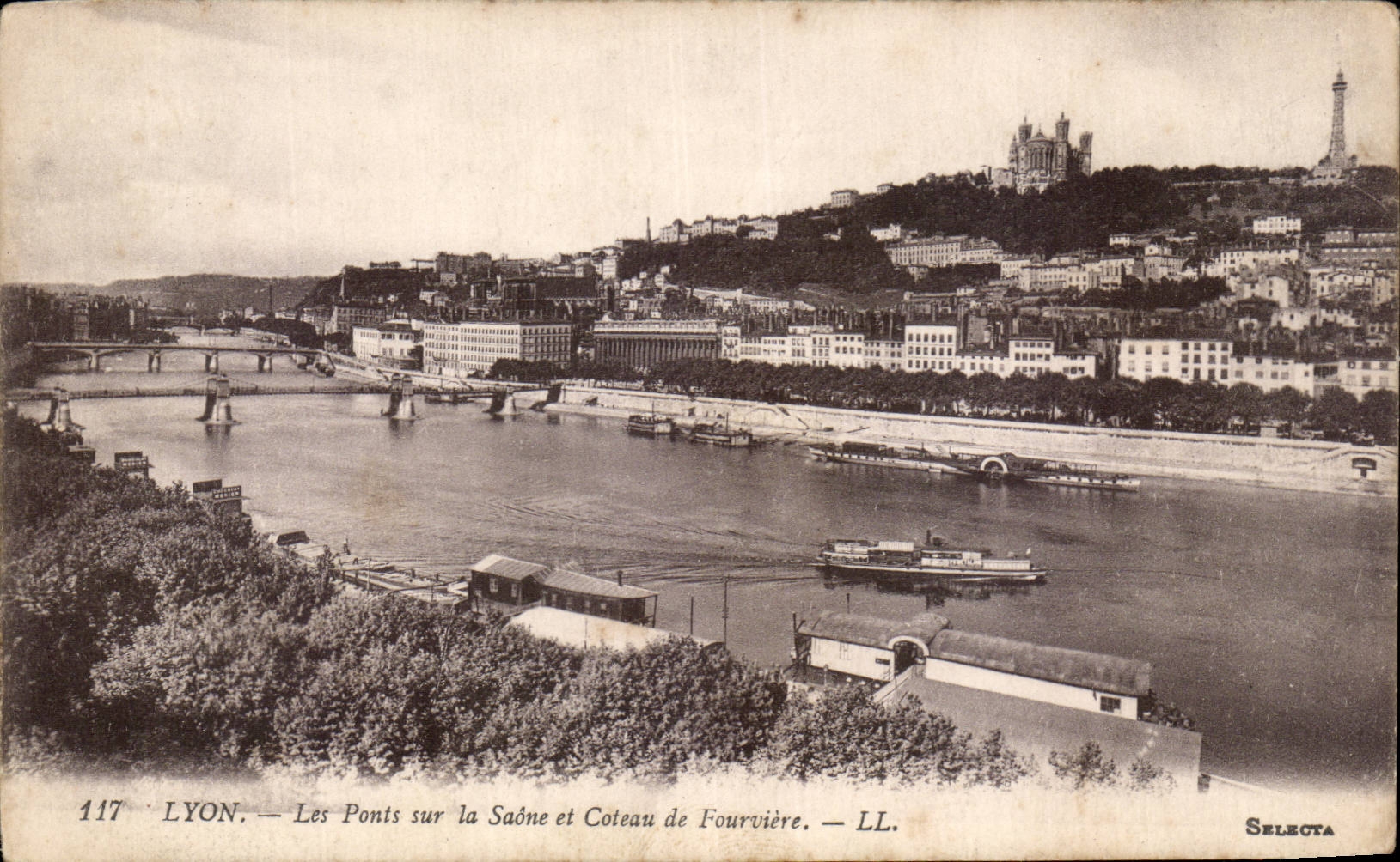 CPA Lyon bridges on the Saone and slope of fourviere