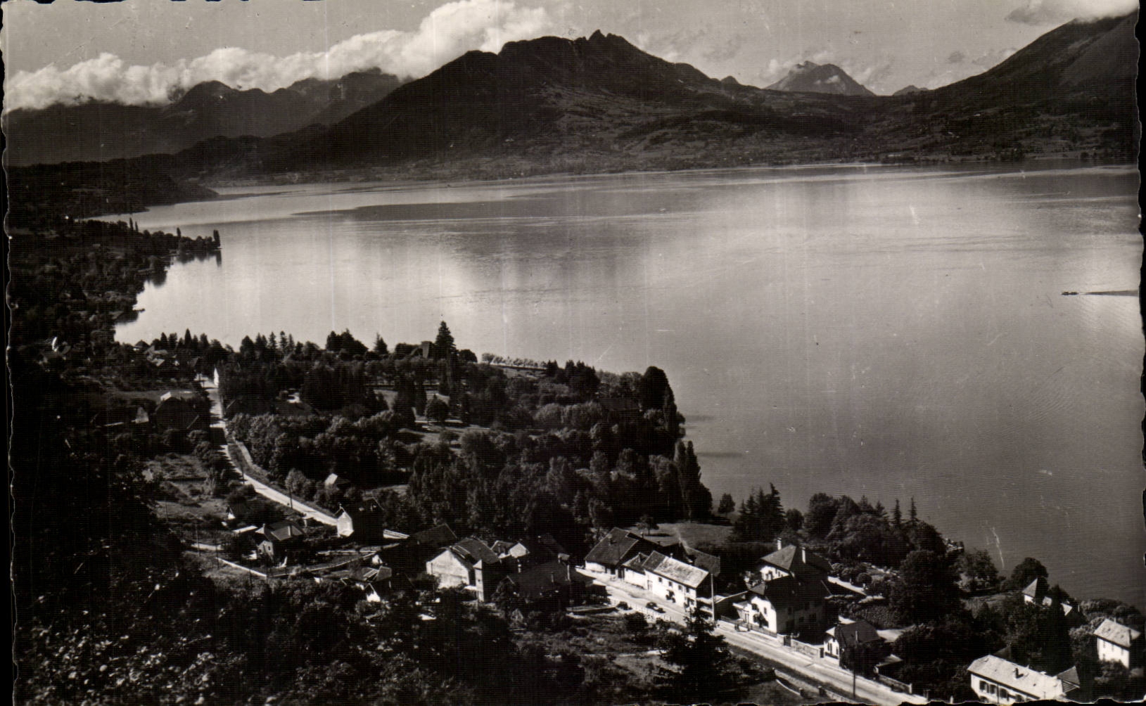 MODERN CARD Annecy Chavoires Lake