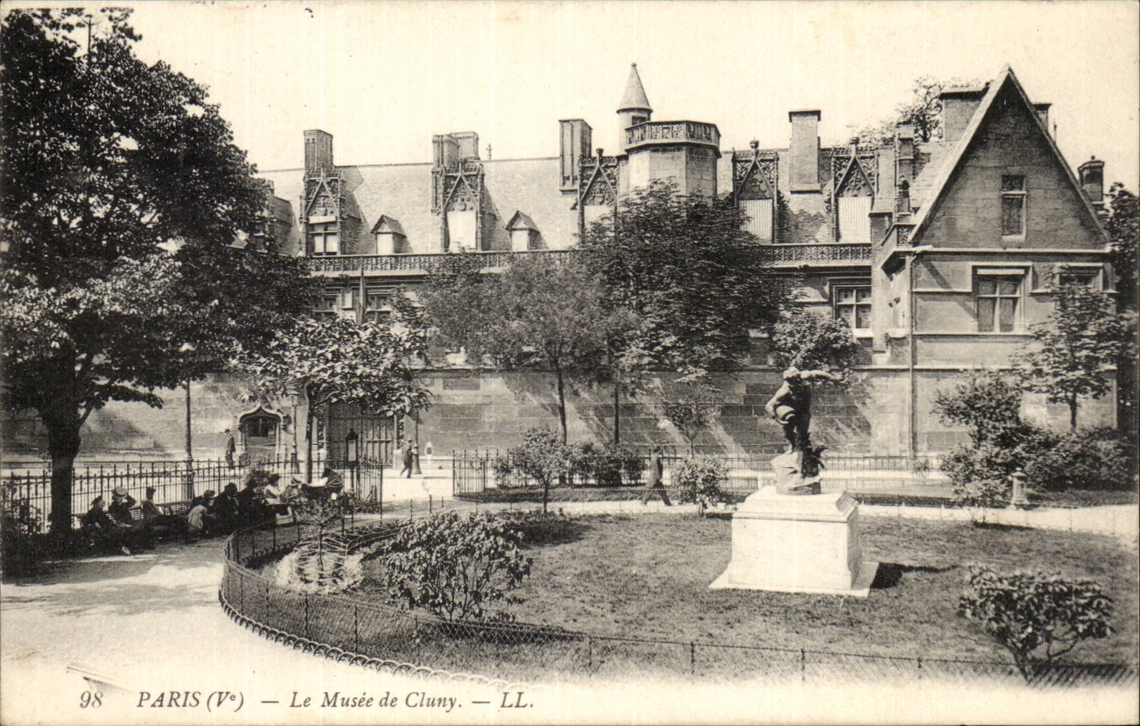 Paris CPA the museum of Cluny