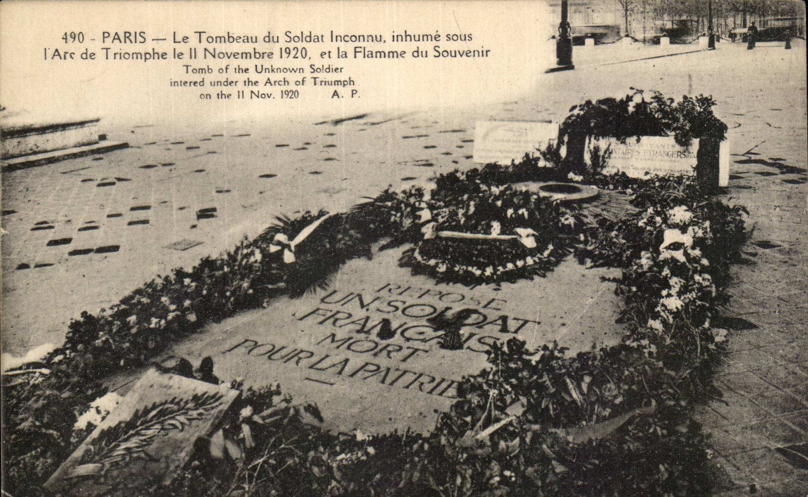 CPA Paris Fall from the unknown soldier under Arc de Triomphe