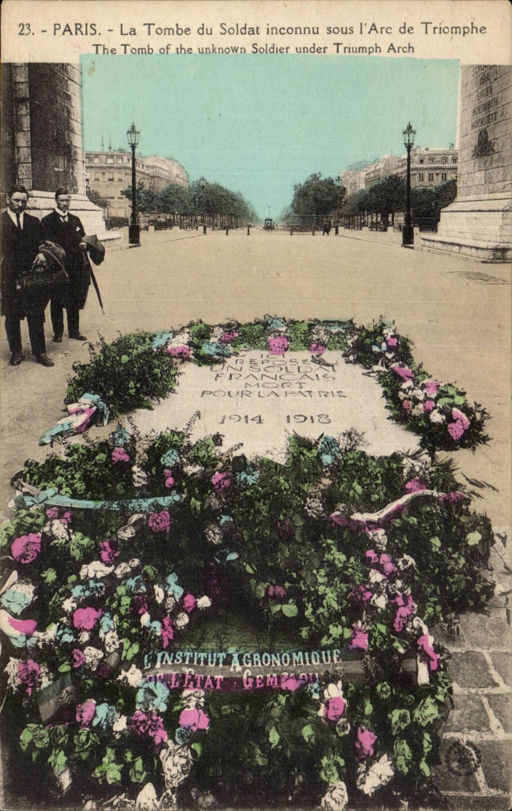 CPA Paris Fall from the unknown soldier under Arc de Triomphe