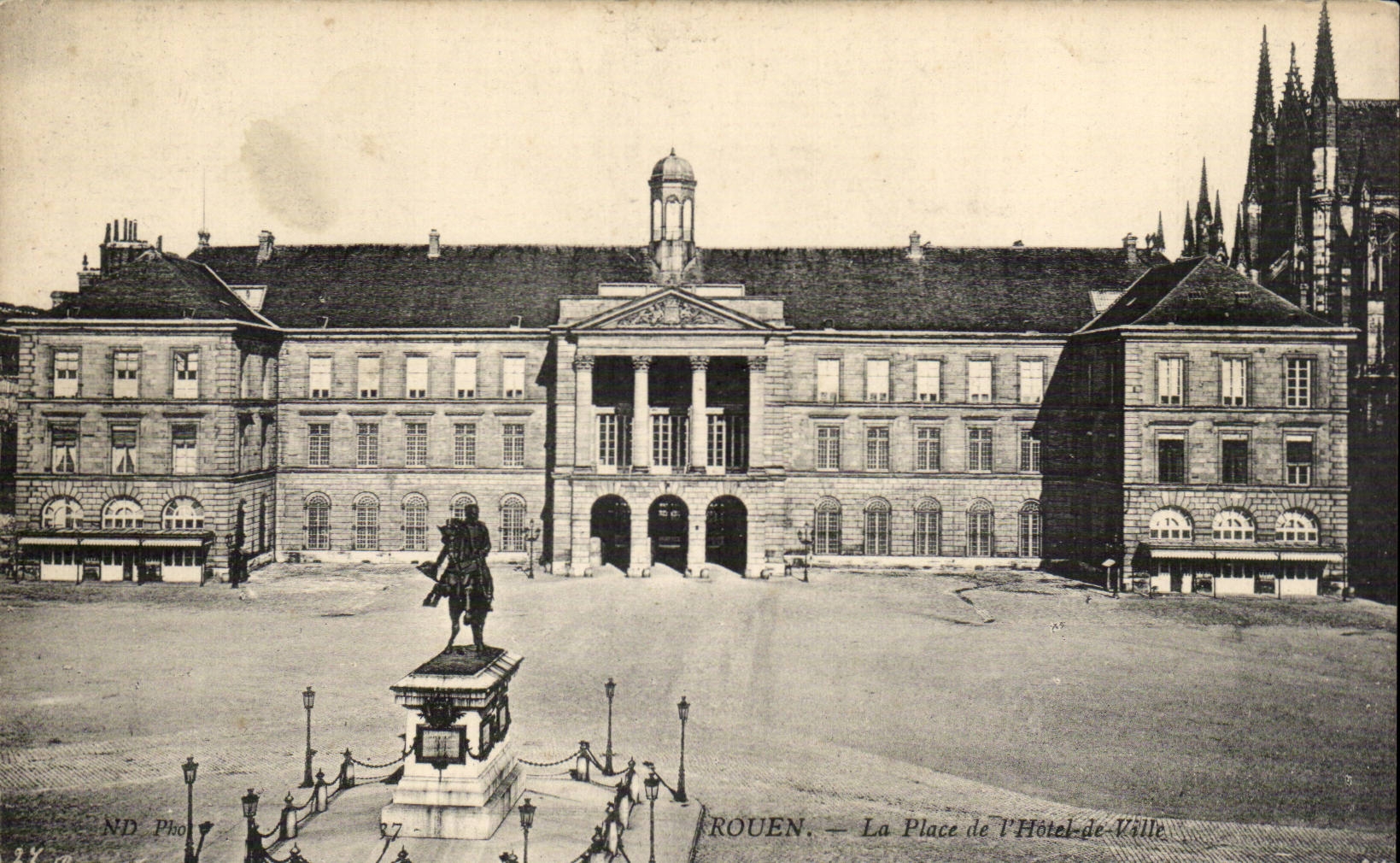 Rouen CPA Places town hall