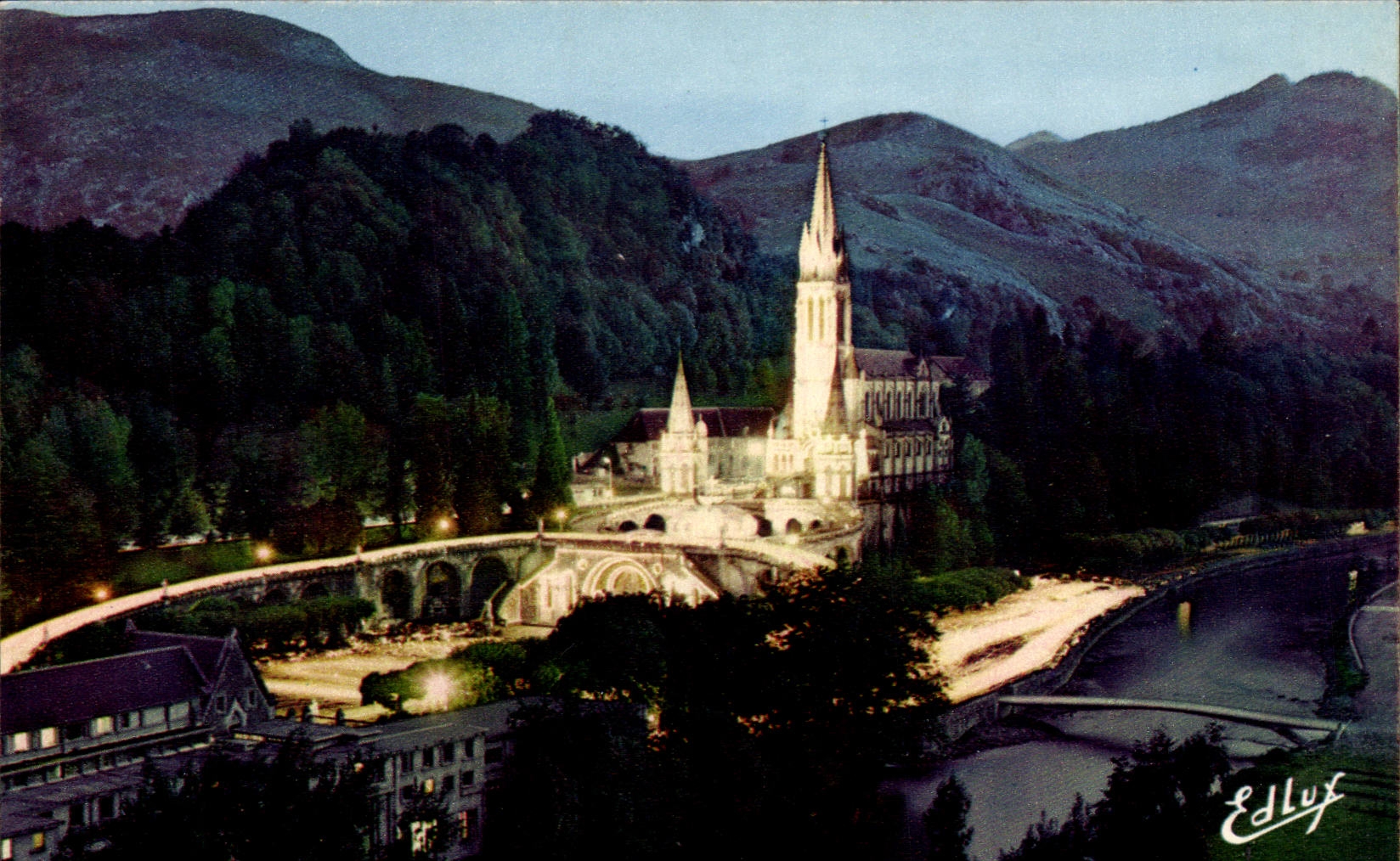 MODERN CARD Lourdes Basilica and the procession of the torches
