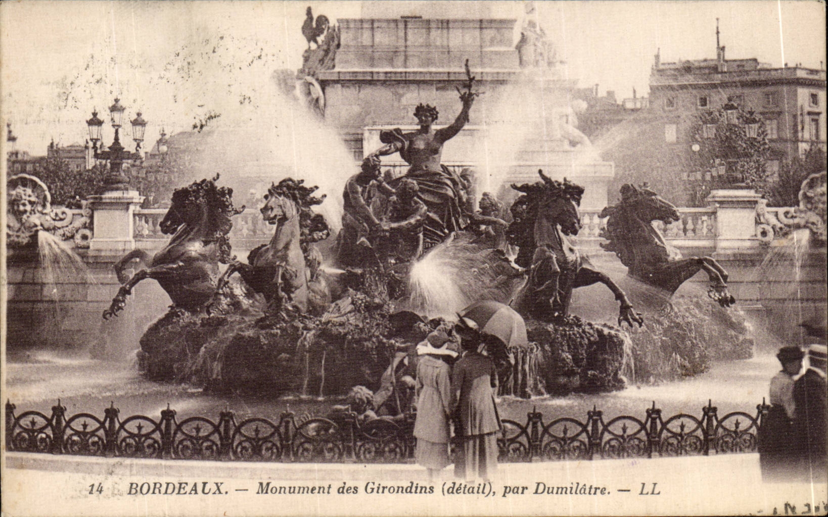 Bordeaux CPA Monument of Girondinspar Dumilatre