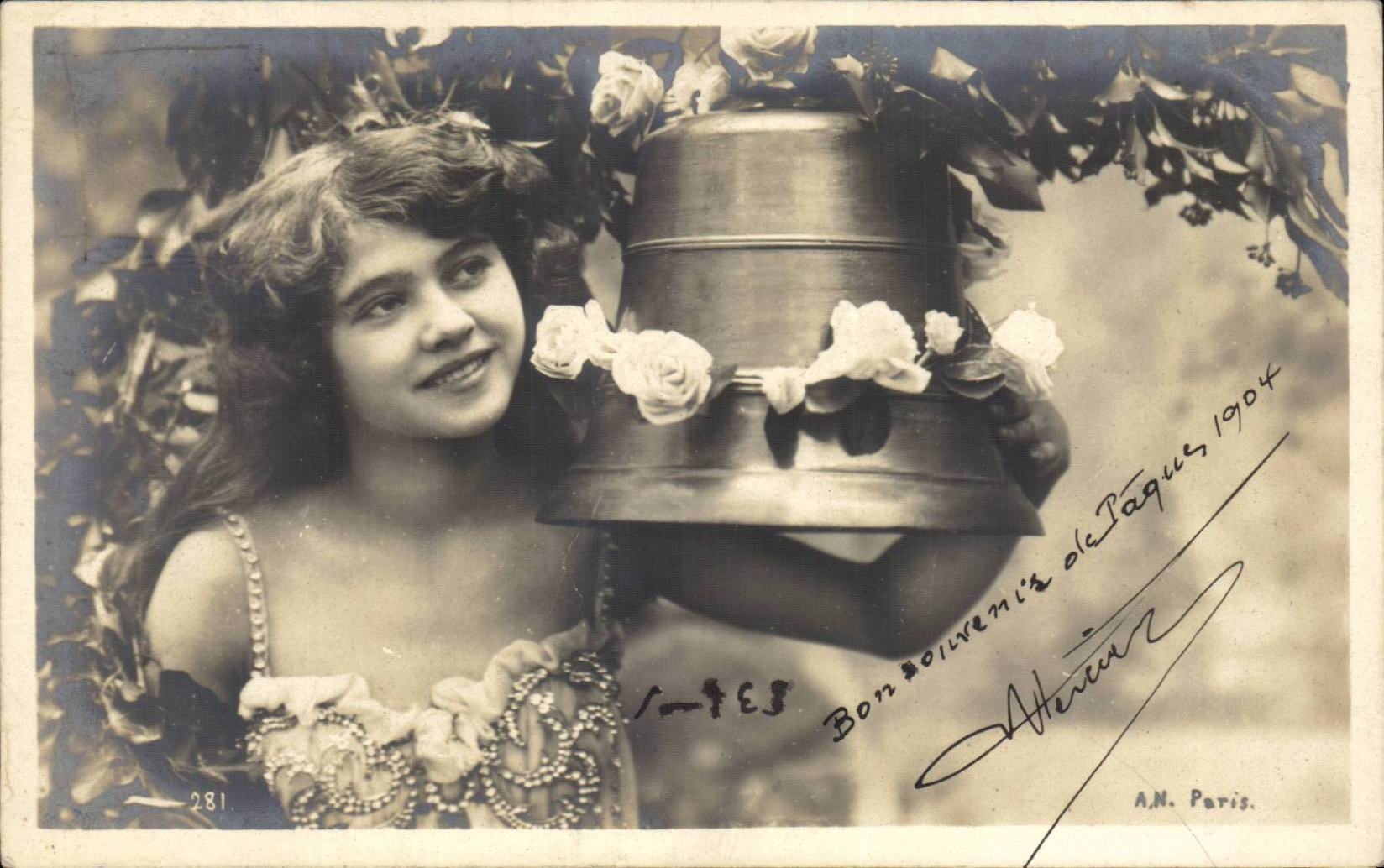 CPA FAntaise Woman Bell