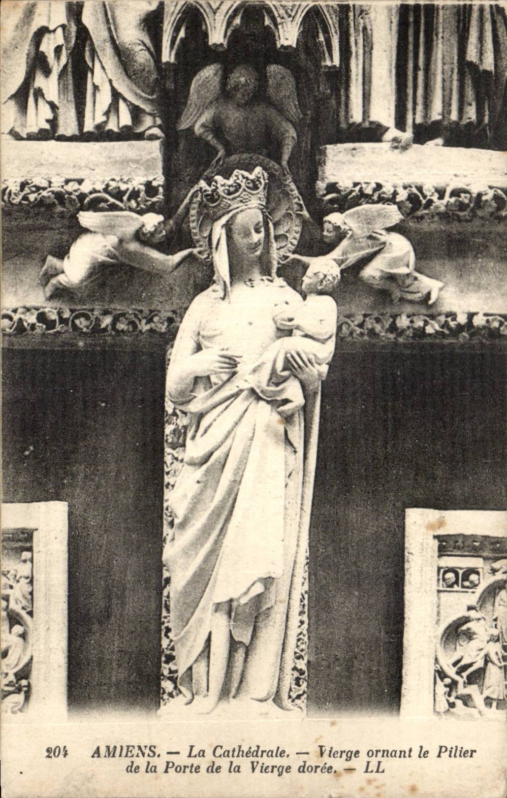 CPA Amiens the Virgin cathedral decorating the pillar of the door of the virgin golden