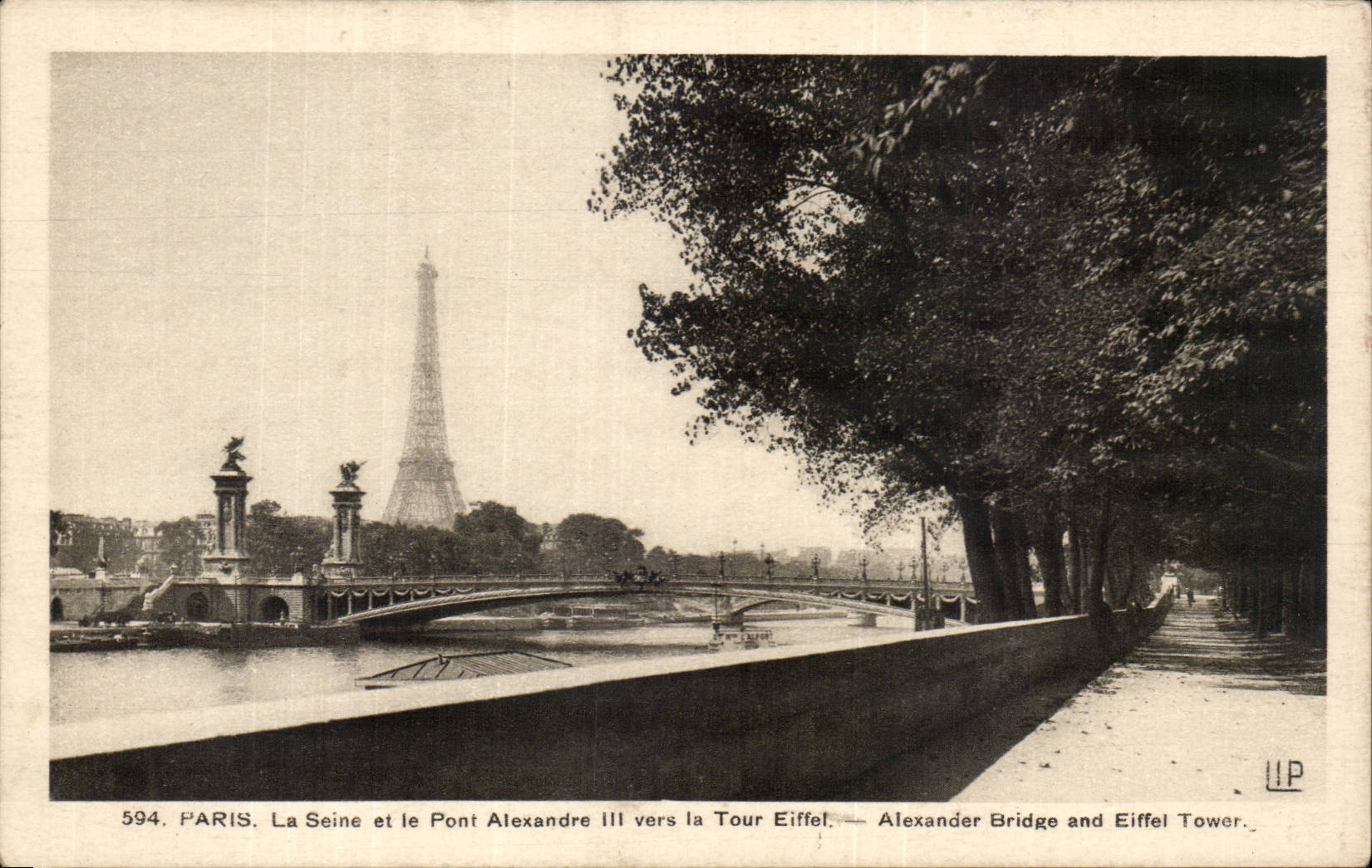 Paris CPA La SEine et le pont Alexandre III vers la Tour Eiffel 