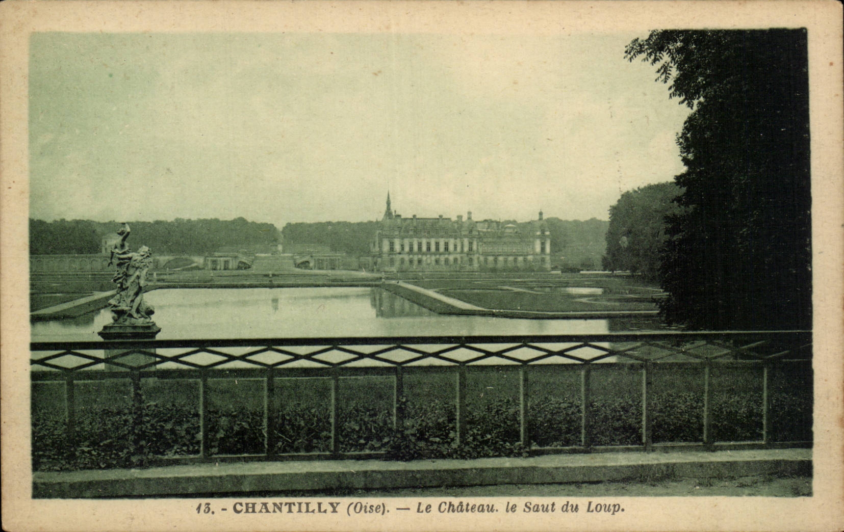 CPA Chantilly the castle the jump of the wolf