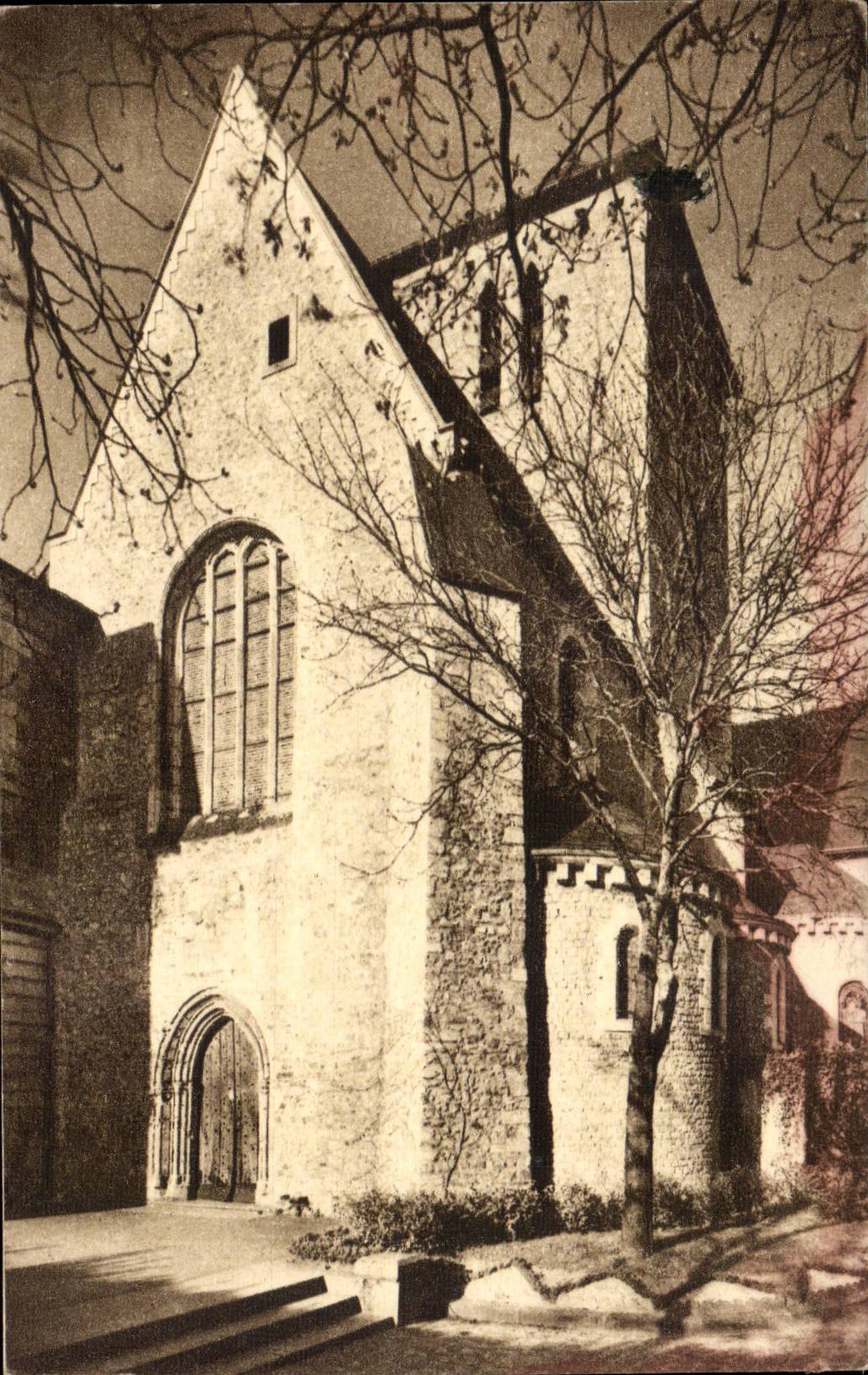 CPA Solesmes Entering of the abbey church