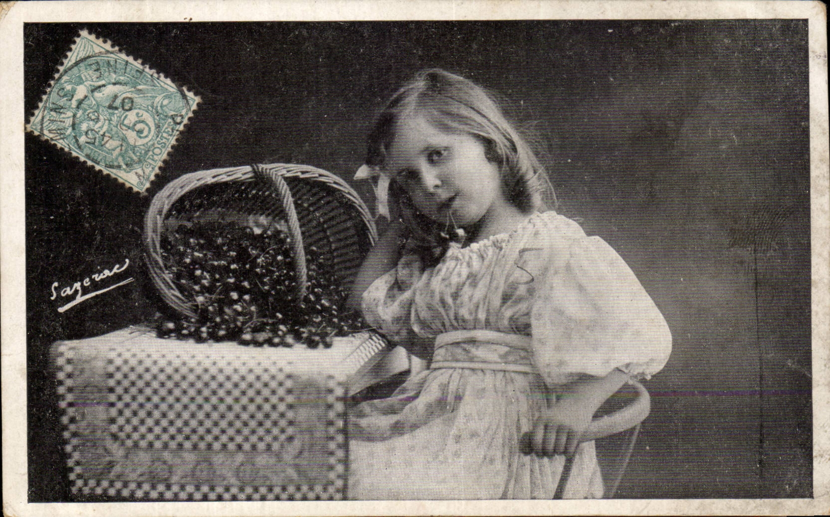 Fantasy - Child - cherries - Little girl with cherries - CPA