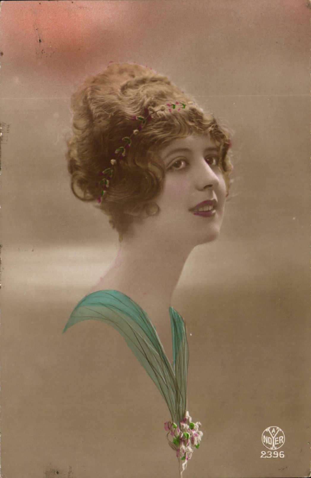 Fantasy - Woman - Woman with amazing updo - CPA