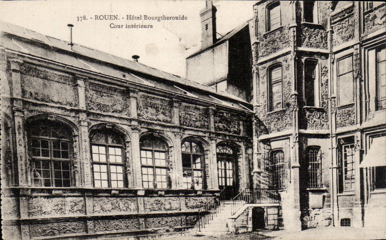 Rouen - Bourtheroulde Hotel - Court Interior - CPA