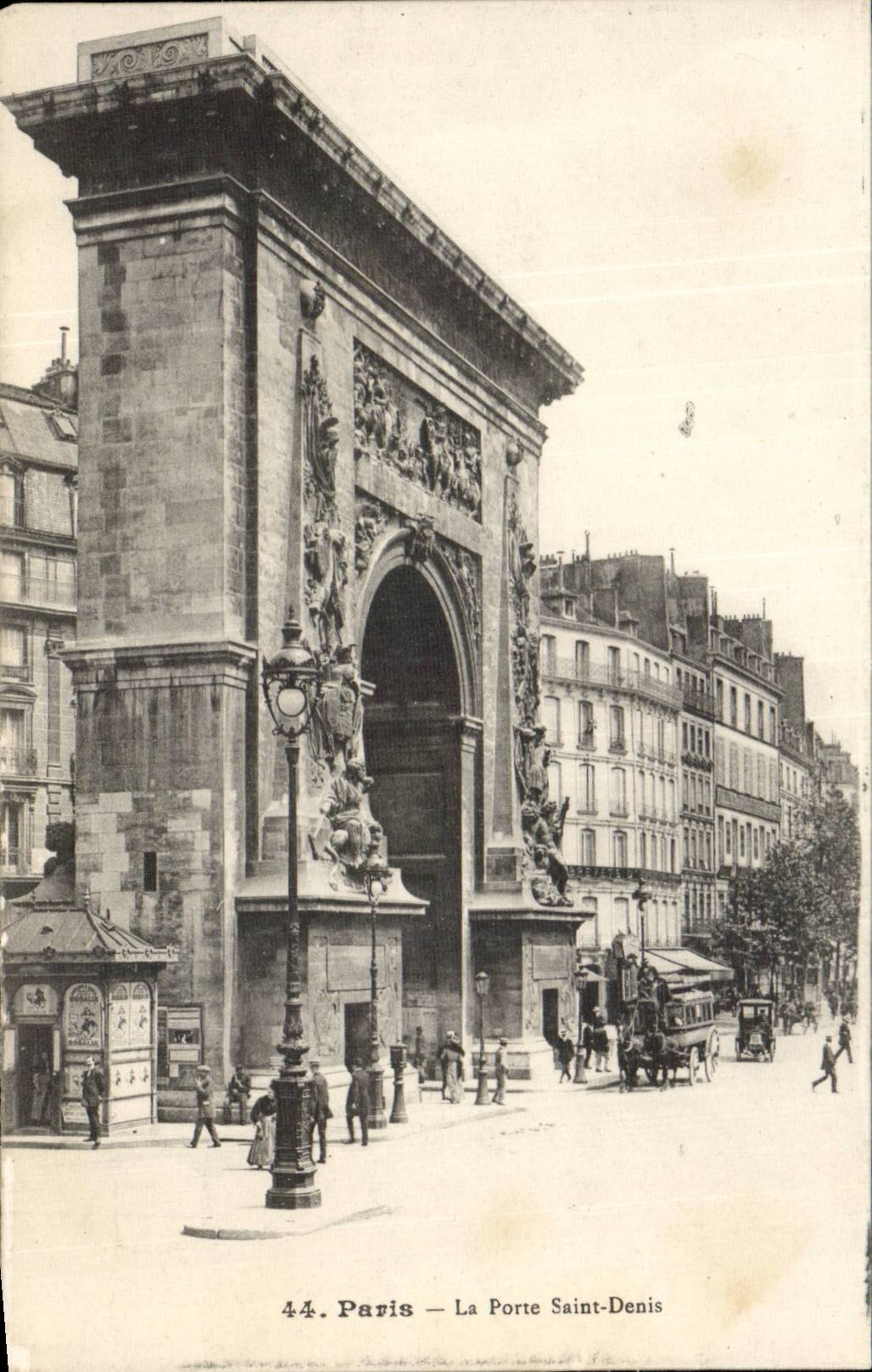 CPA Paris the door Saint Denis