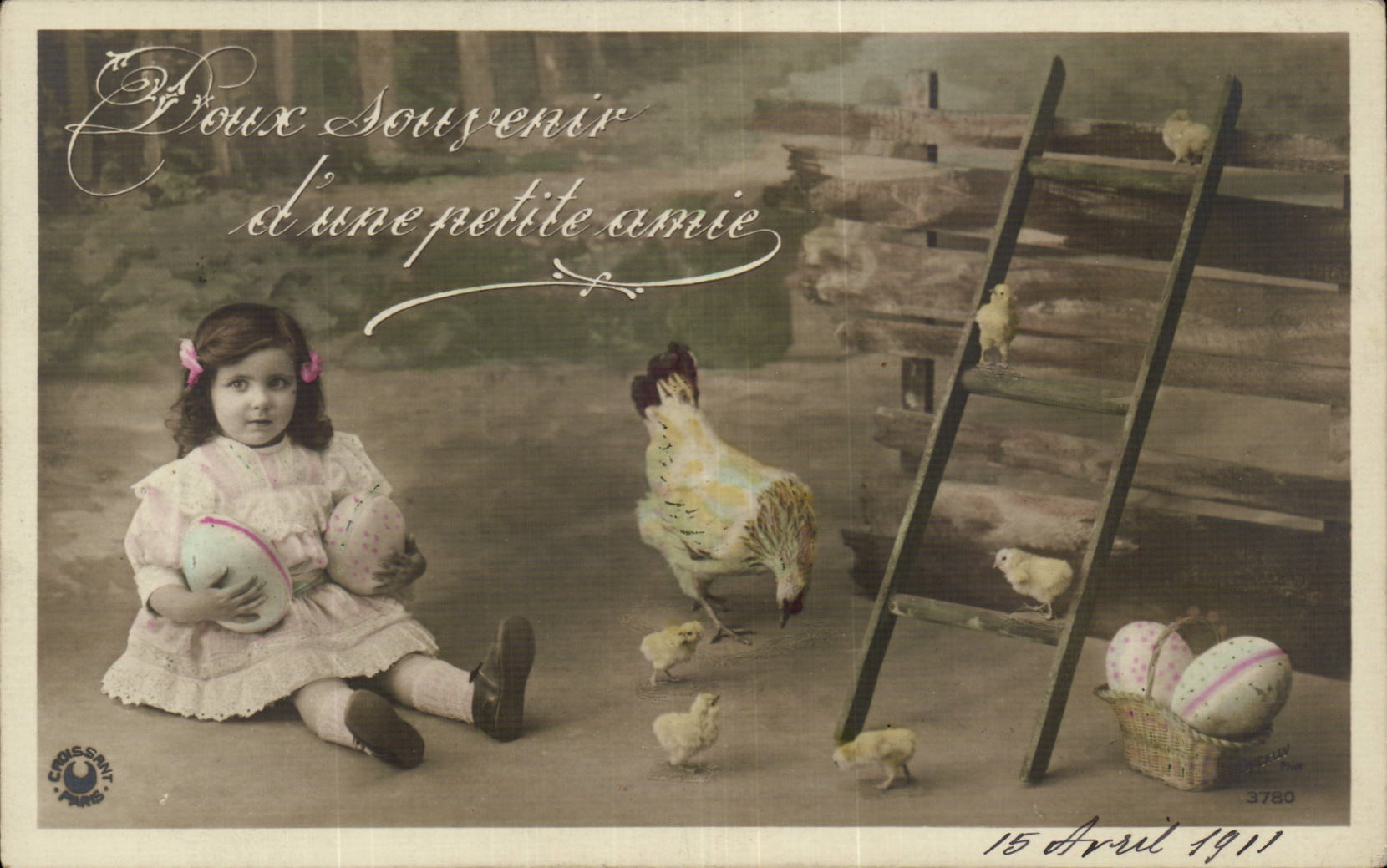 Festivals - Ostern - Kind - Kind mit Osterei - Ostern - Kuken - Kuken