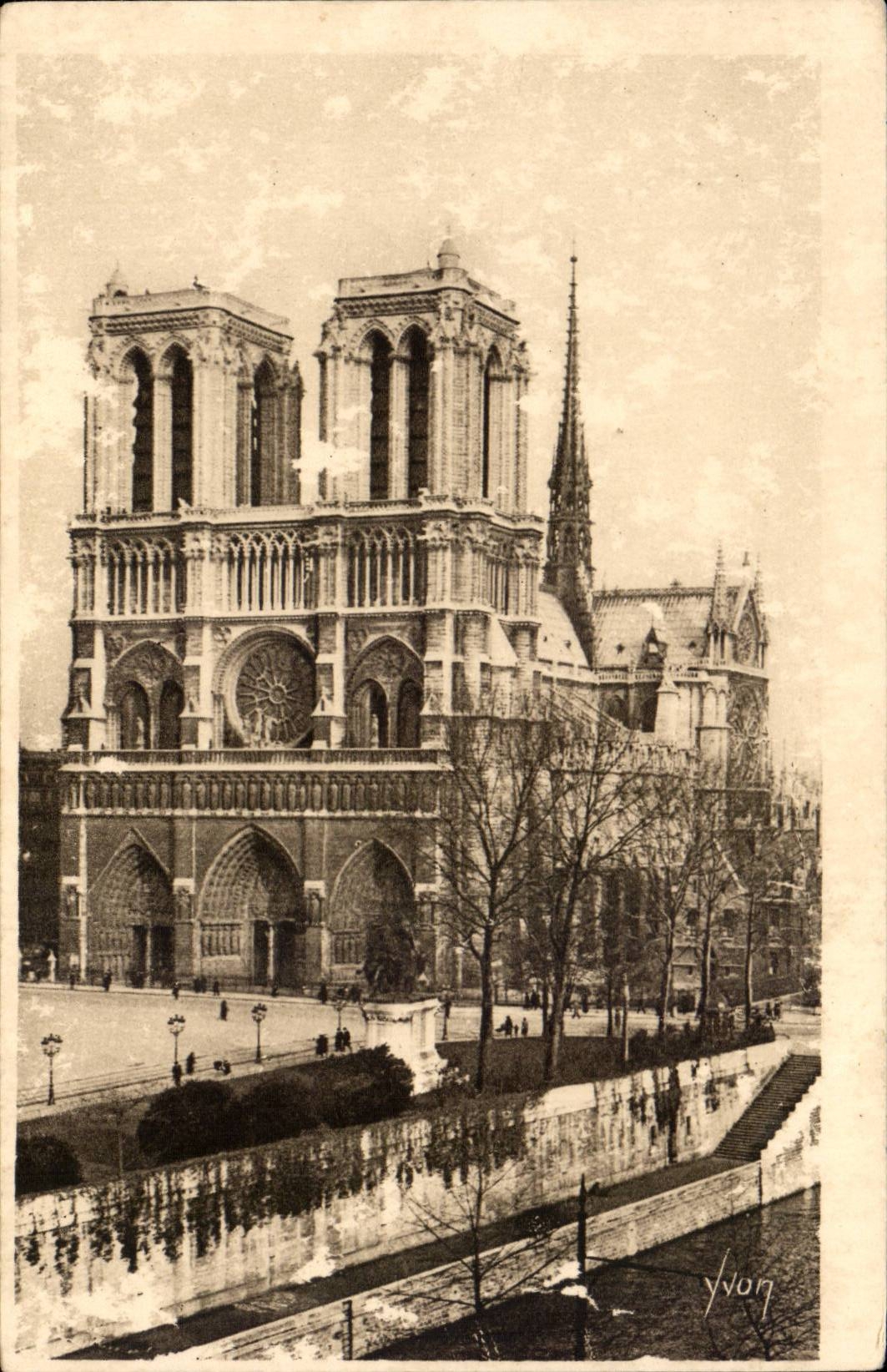 Paris CPA Notre Dame