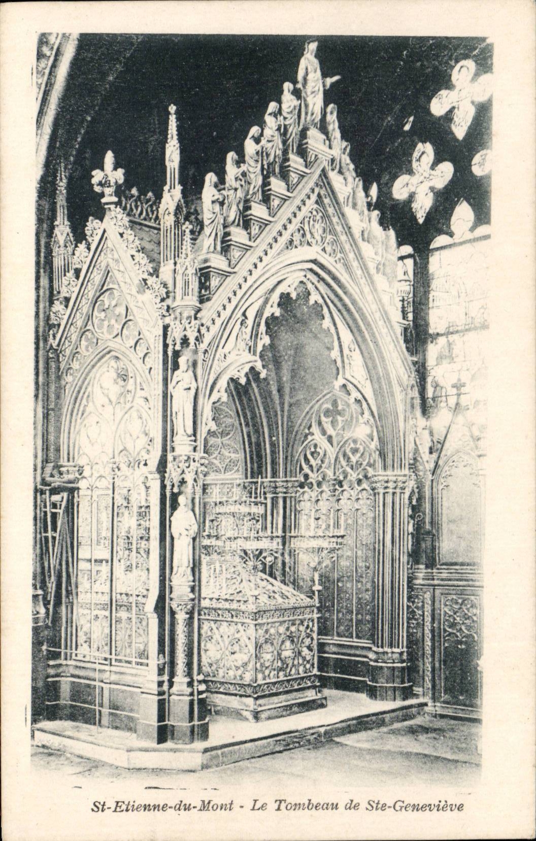 CPA Paris St Etienne of the Mount the tomb of co Genevieve