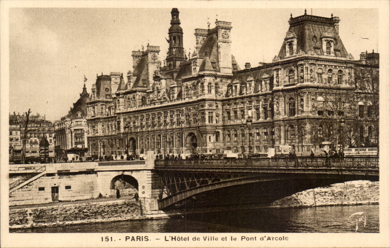 CPA Paris Hotel de ville et le pont d'Arcole