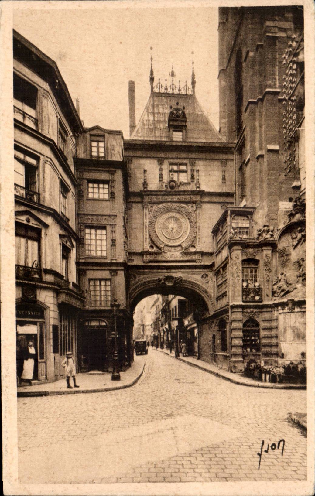Rouen CPA the large clock the arcade