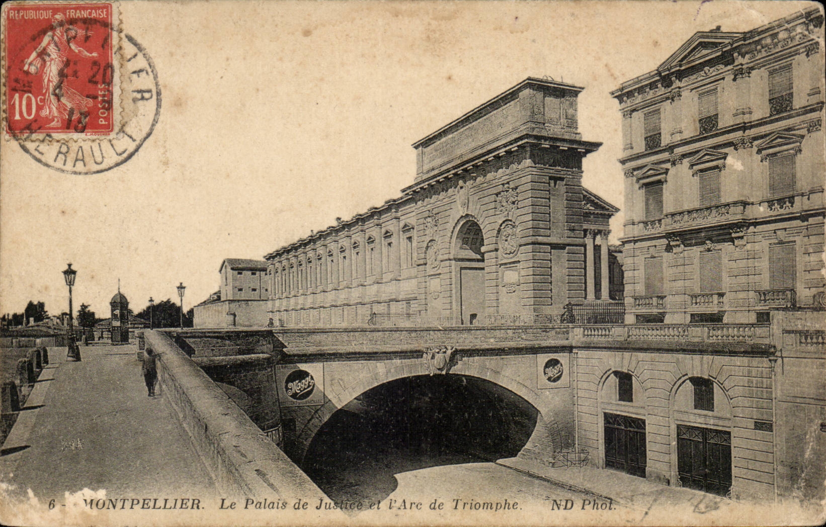 CPA Montpellier Le palais de justice et l'arc de triomphe
