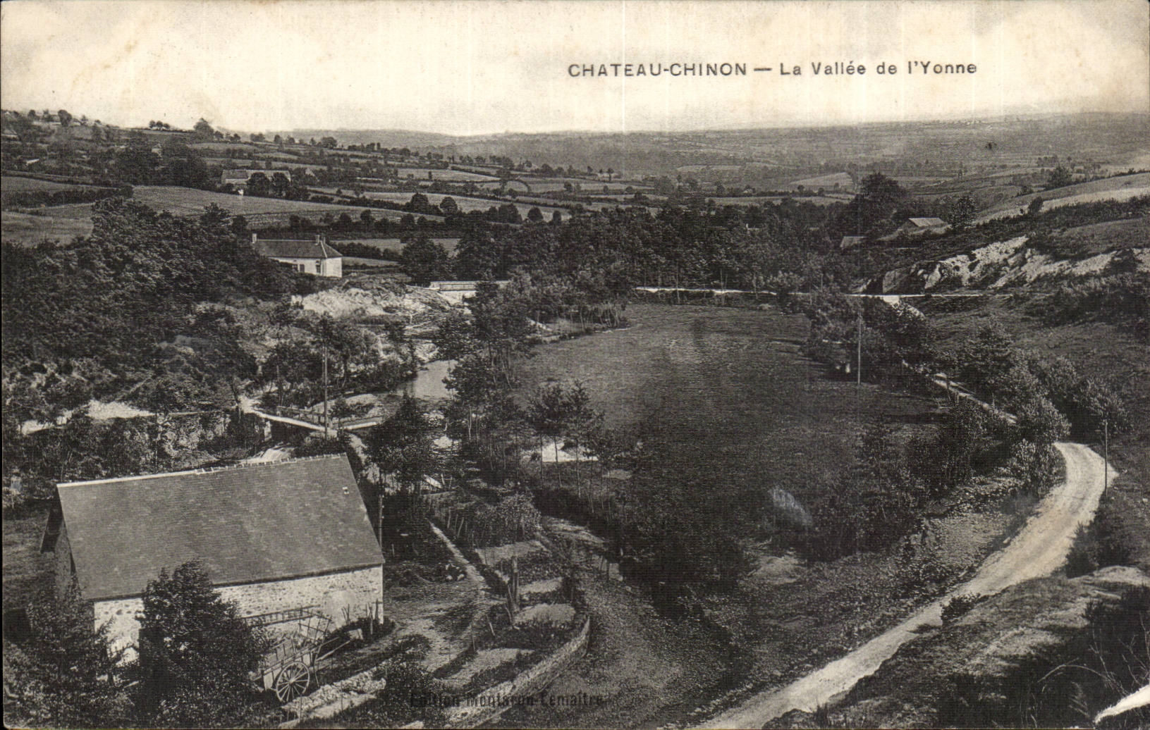 CPA Chinon Castle the valley of Yonne