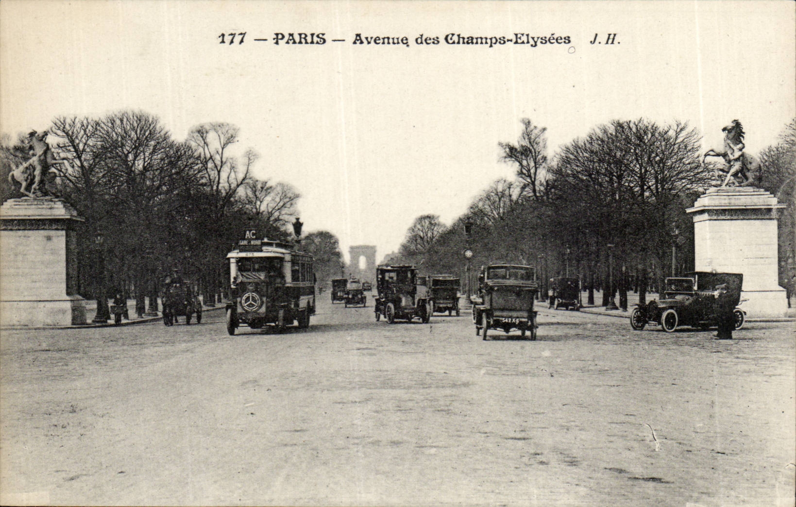 CPA Paris Avenue of the Champs Elysees