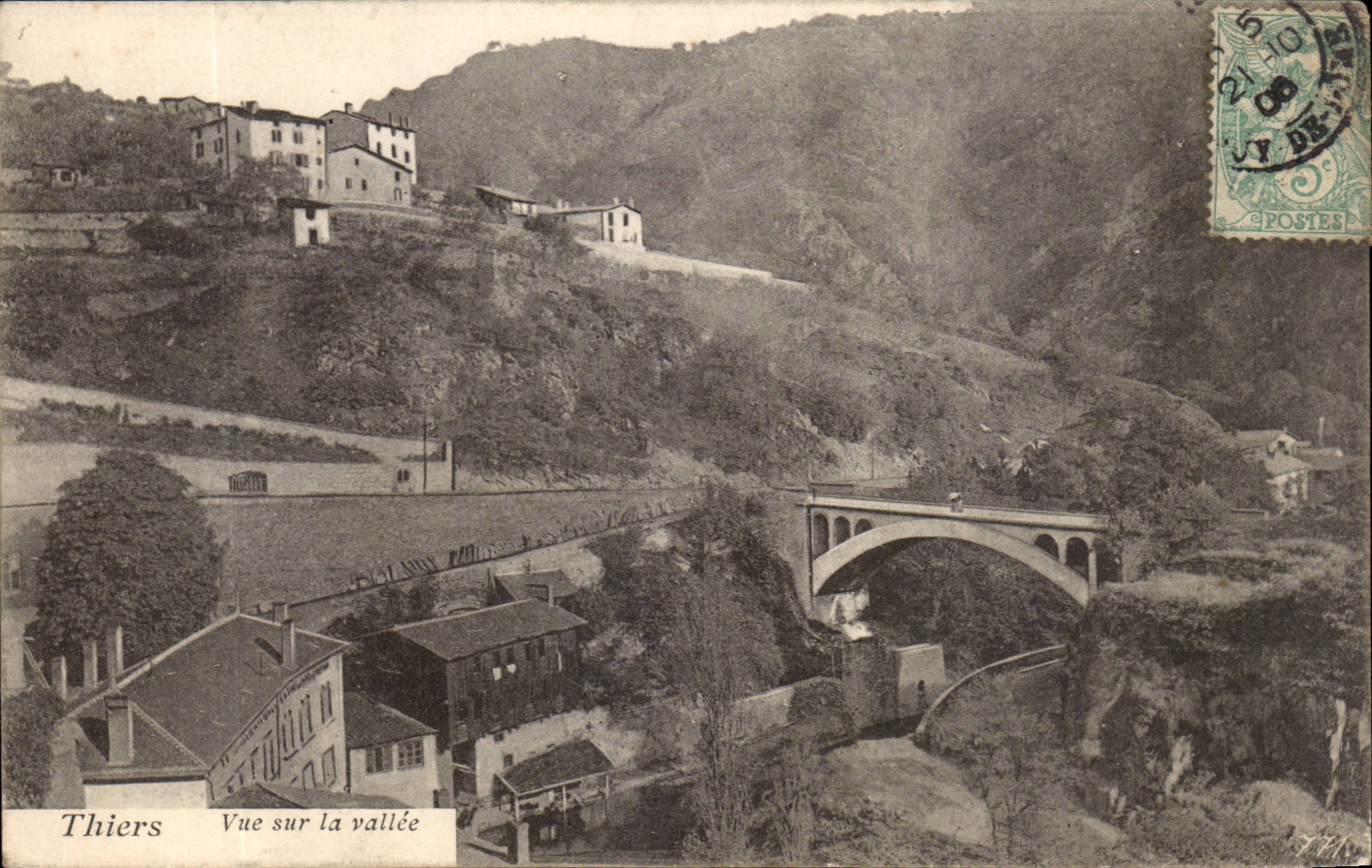 CPA Thiers Seen towards the valley