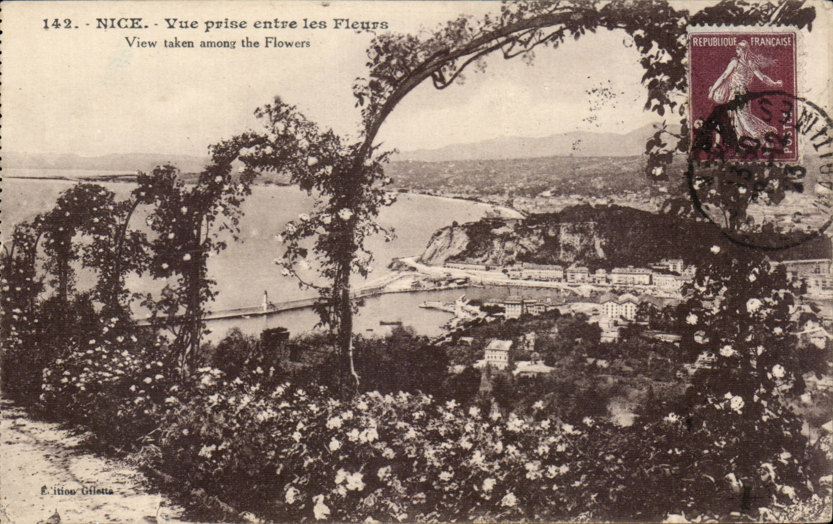 CPA Nice Seen between the flowers