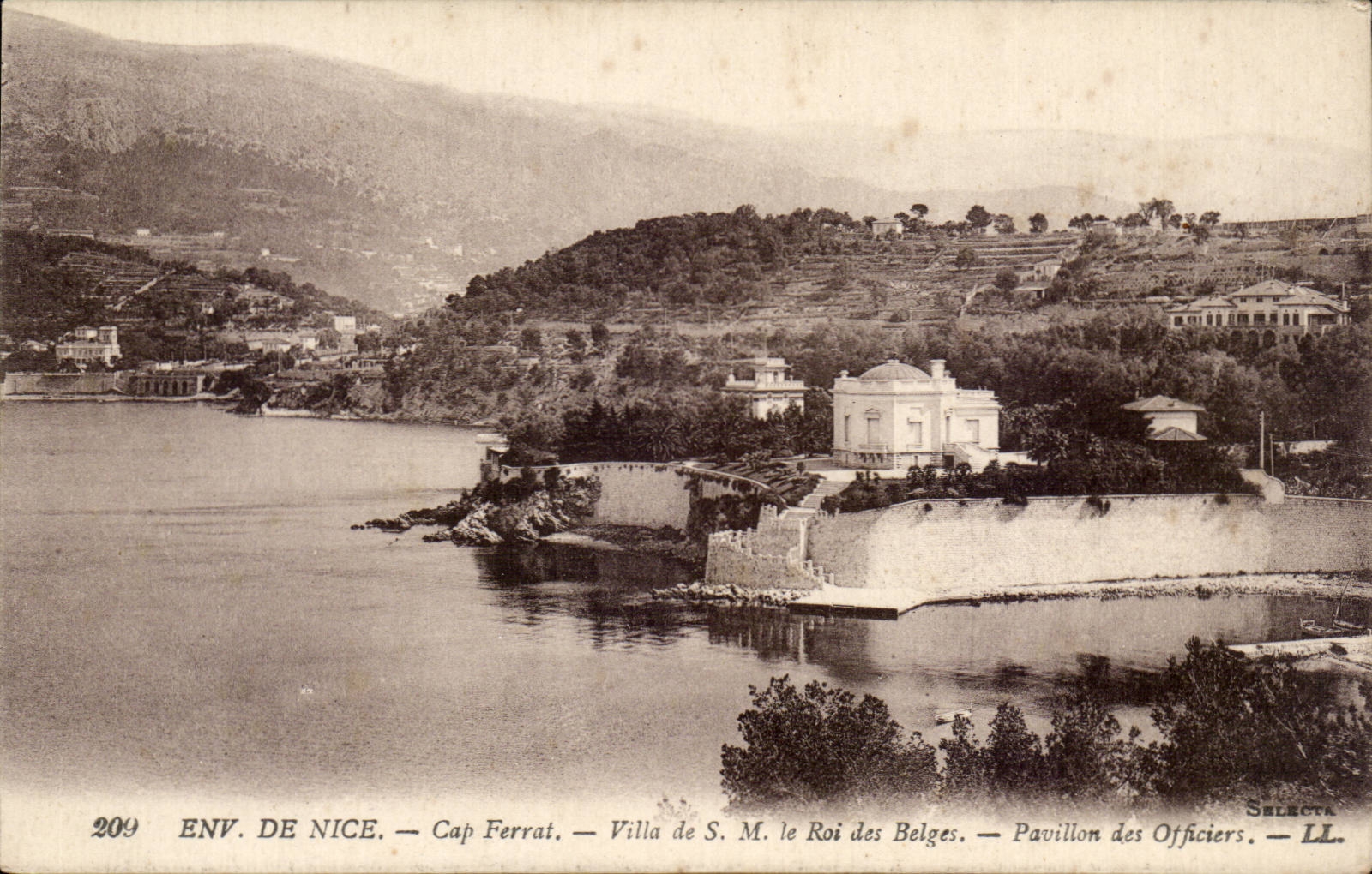 CPA Surroundings of Nice Cape Ferrat Villa of SM the king of the Belgians House of the officers