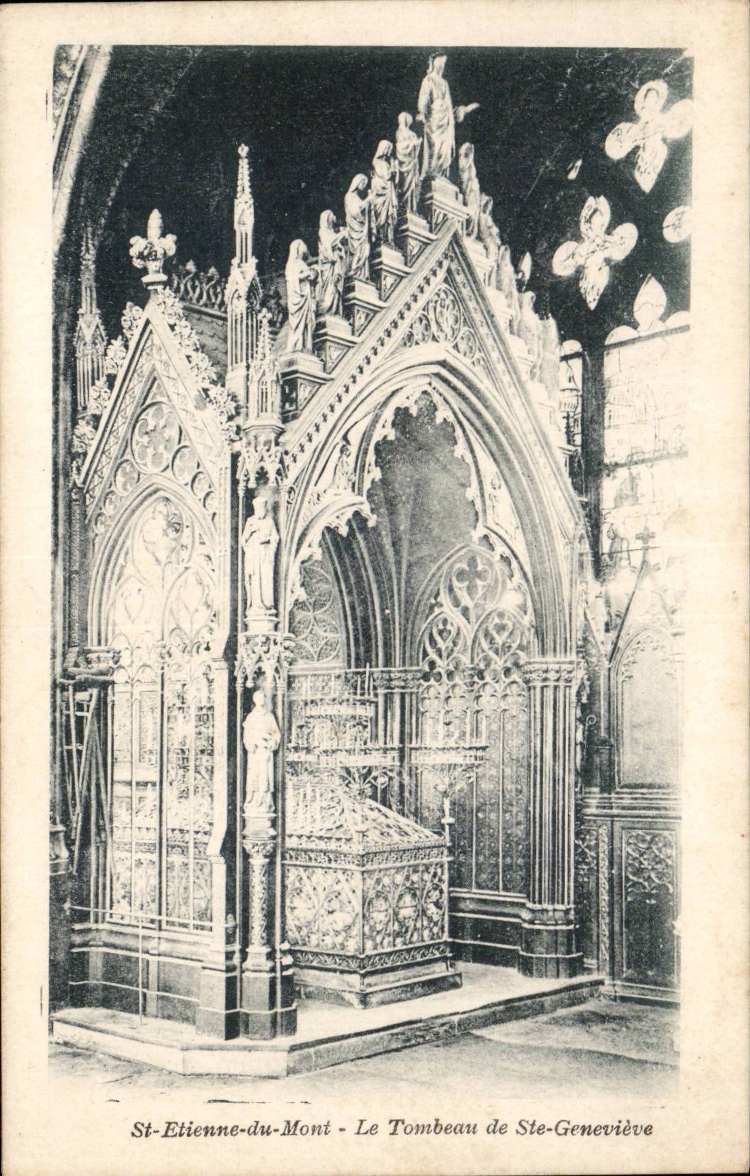 Paris CPA St Etienne of the Mount the tomb of co Genevieve