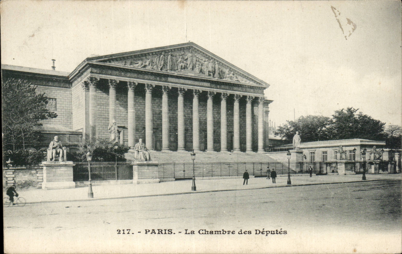 Paris CPA the House of Commons