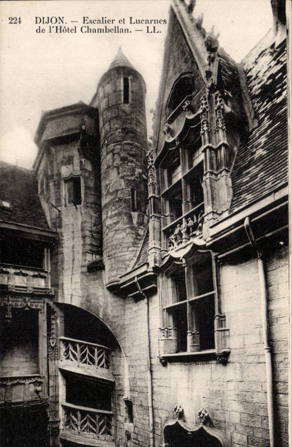 CPA Dijon Treppenhaus- und Dachbodenfenster des Hotel-Kammerherren