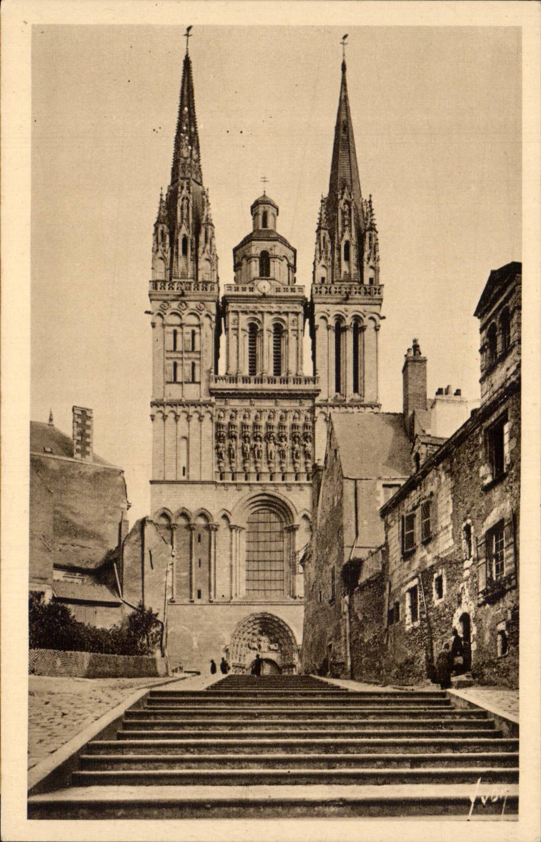 CPA Angers the cathedral and the rise St Maurice
