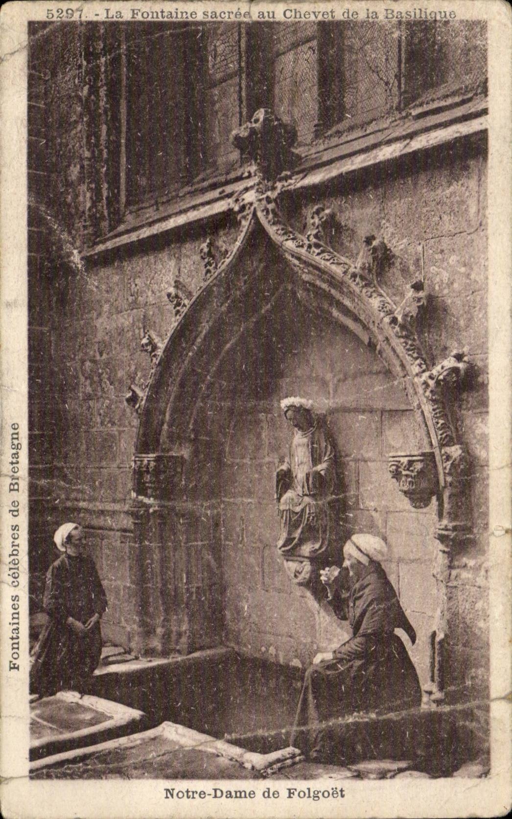 CPA Notre Dame de Folgoet Folklore bedeckt Frauen mit einer Kappe